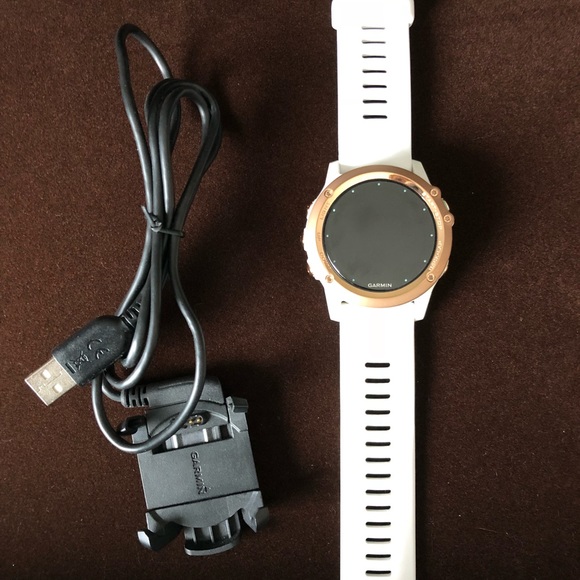 Garmin fenix 3 Sapphire Rose Gold GPS Watch - Picture 2 of 6